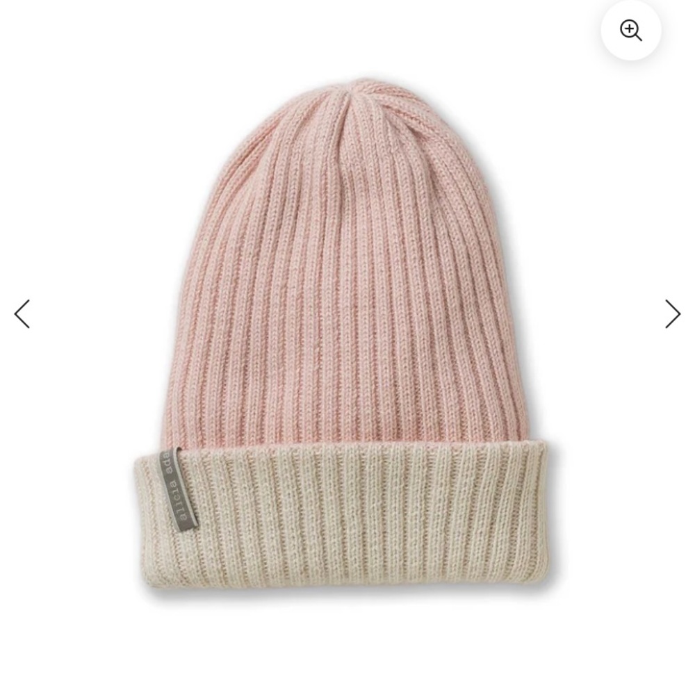 Alicia Adams Alpaca reversible hat NWT